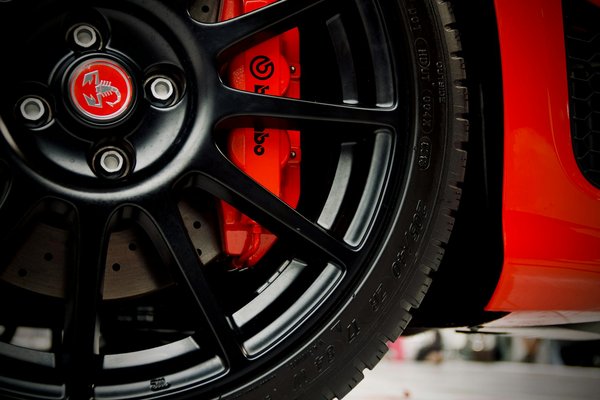 Comment les nouvelles normes d'émissions influencent-elles la conception automobile ?